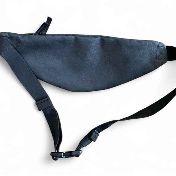 Nike Sportswear Heritage Hip Pack Bag Black Adjustable Strap Streetwear Unisex - Picture 7 of 9